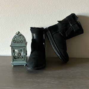 UGG Australia Short with Leather Bow